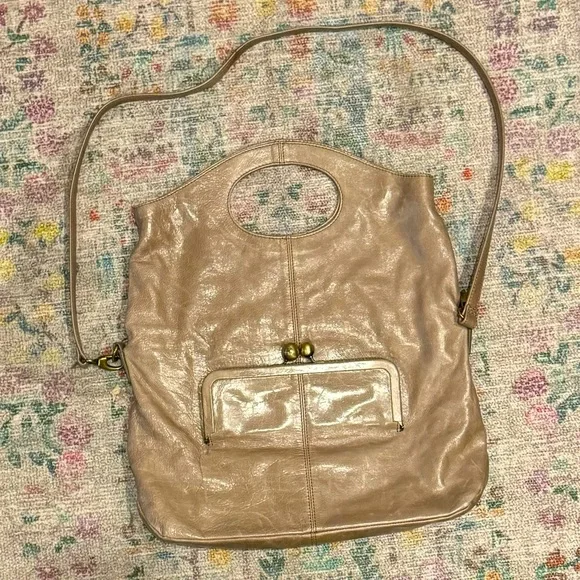 Unique and classy Taupe Hobo bag with convertible strap and kiss lock pocket - Picture 2 of 16